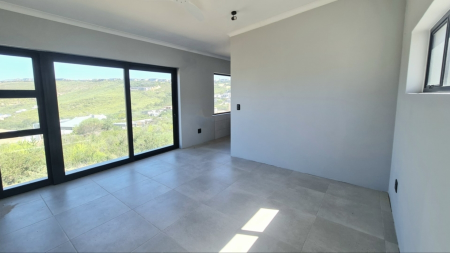 4 Bedroom Property for Sale in Whale Rock Western Cape